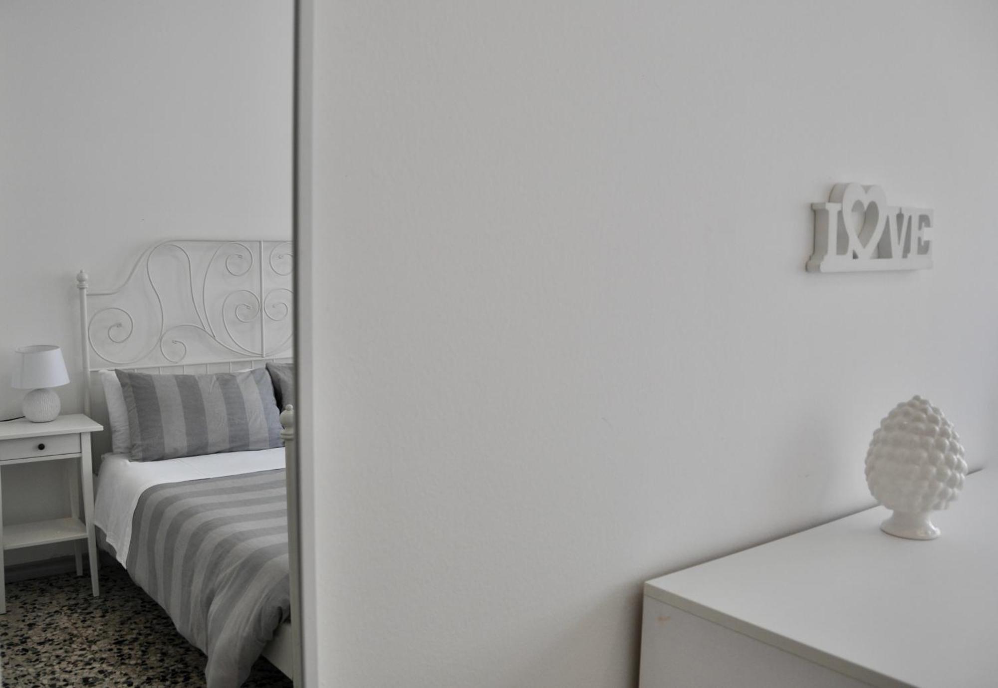 M.Aurelio Red Apartment Milan Luaran gambar