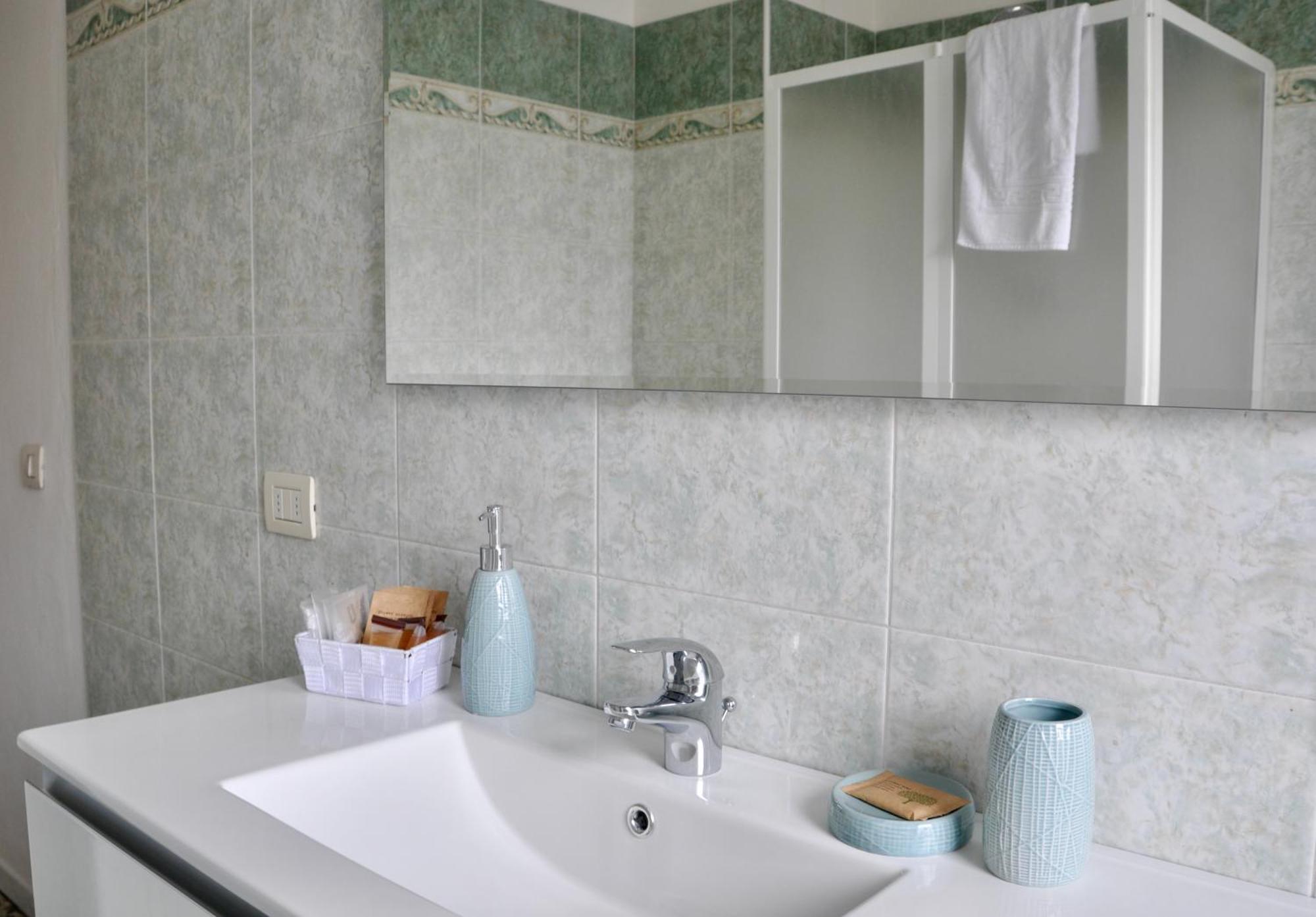 M.Aurelio Red Apartment Milan Luaran gambar